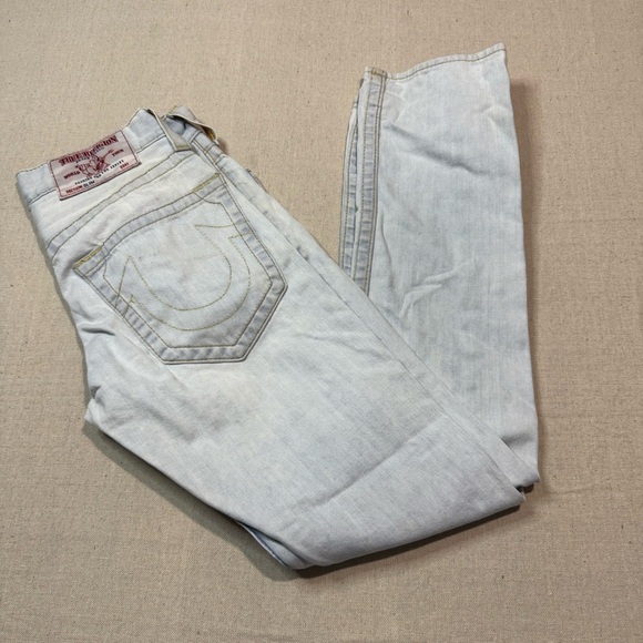 True Religion Jeans Men 28x31 Light Blue Straight Faded Flap Pockets Distressed - Picture 1 of 7
